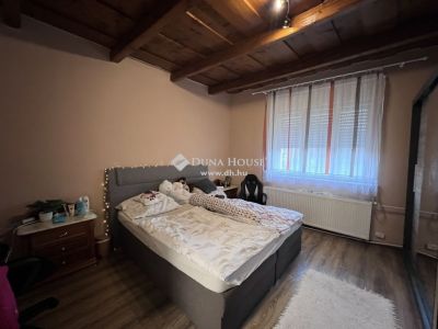 Eladó családi ház Bajót