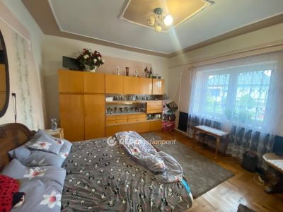 Eladó családi ház Poroszló