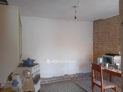 Eladó családi ház Ecséd