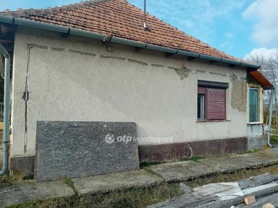 Eladó családi ház Ecséd