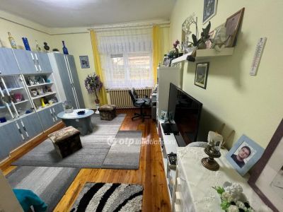 Eladó családi ház Tápiószele