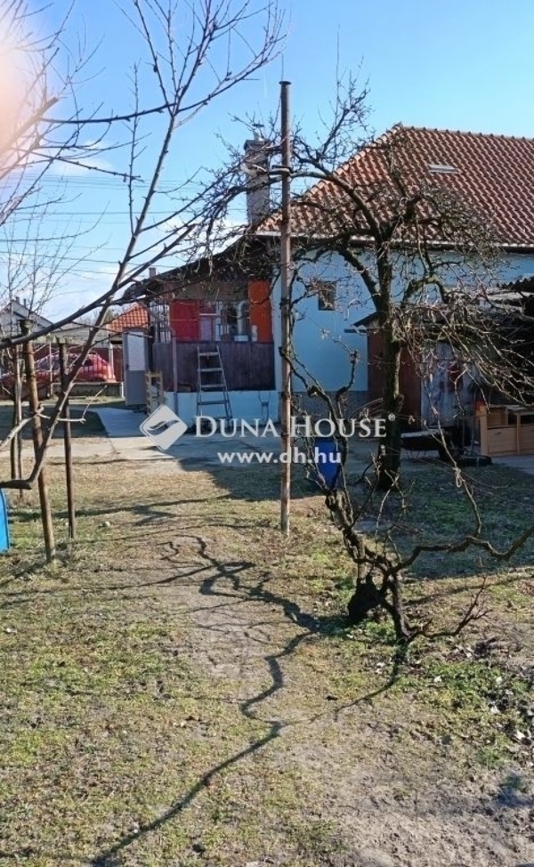 Eladó ikerház Monor