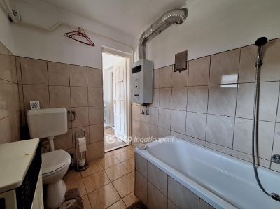 Eladó családi ház Karcag