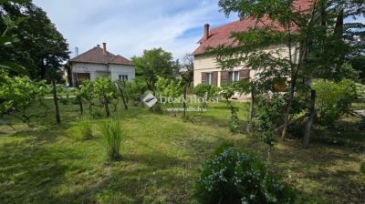 Eladó családi ház Budapest