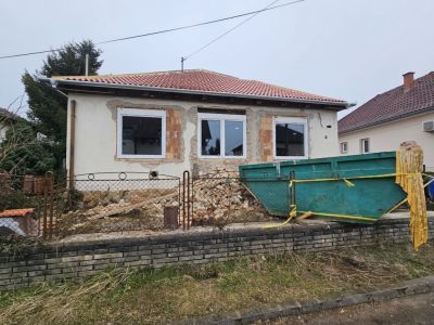 Eladó családi ház Pécs