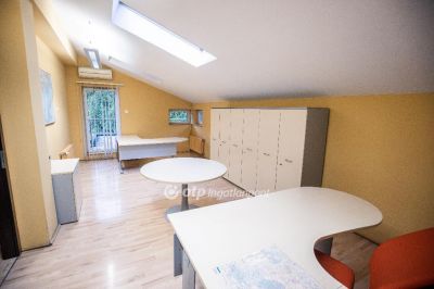 Eladó családi ház Budapest
