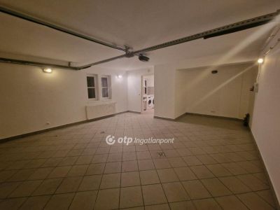 Eladó családi ház Budapest