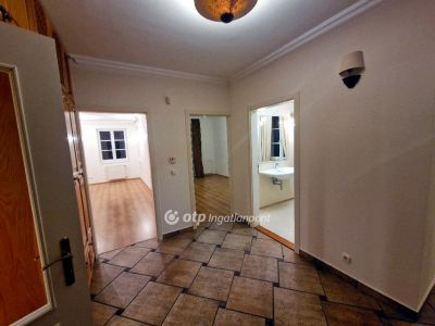 Eladó családi ház Budapest