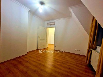 Eladó családi ház Budapest