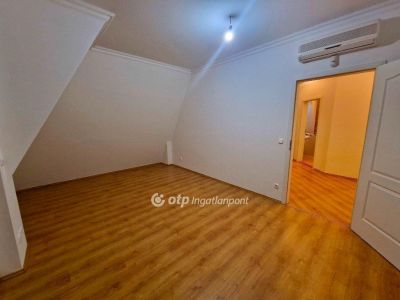Eladó családi ház Budapest