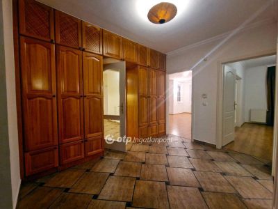 Eladó családi ház Budapest