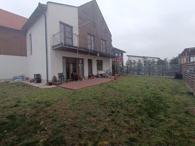 Kiadó sorház Velence