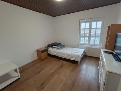 Eladó üzlethelység udvarban Iváncsa