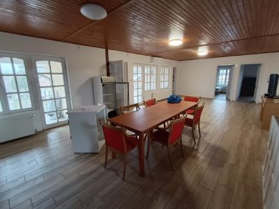 Eladó üzlethelység udvarban Iváncsa