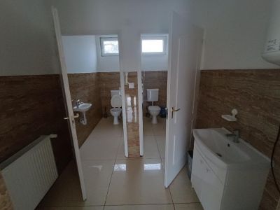 Eladó üzlethelység udvarban Iváncsa