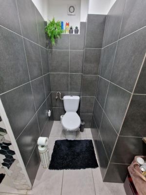 Eladó családi ház Szirmabesenyő