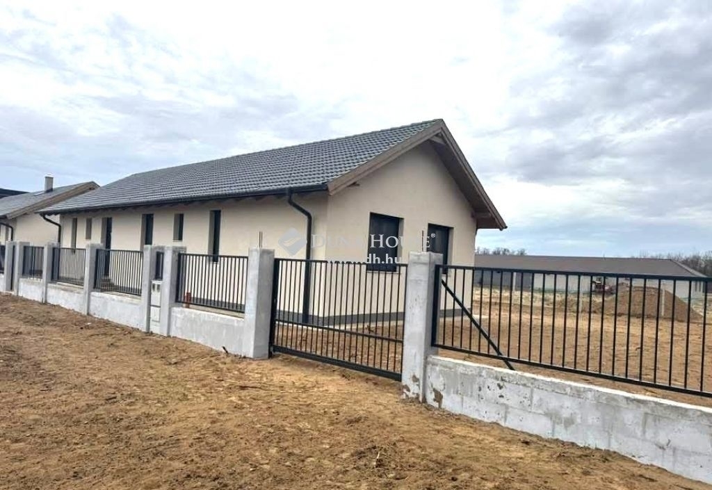 Eladó ikerház Vasad