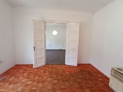 Eladó családi ház Budapest