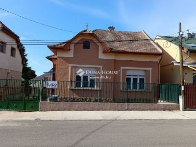 Eladó családi ház Budapest