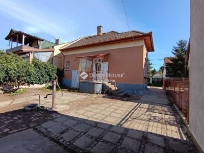 Eladó családi ház Budapest