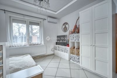 Eladó családi ház Budapest