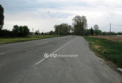 Eladó külterületi telek Röszke