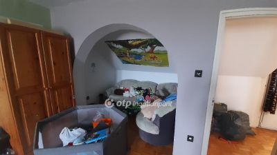 Eladó családi ház Eger