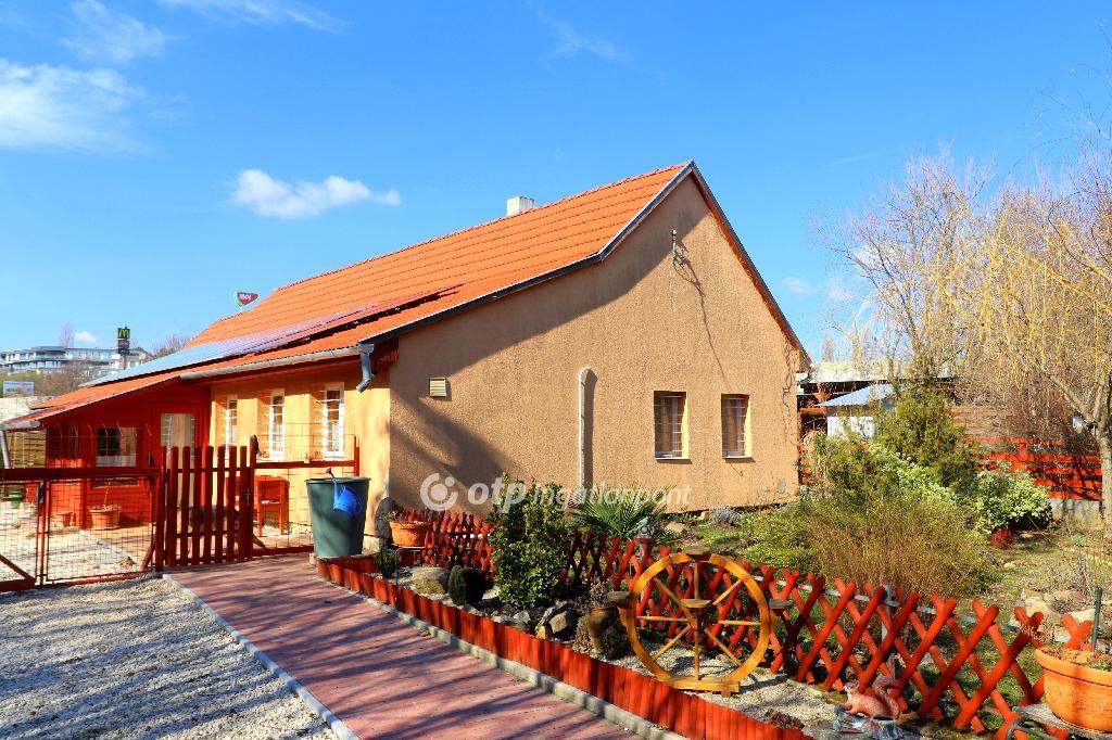 Eladó családi ház Velence