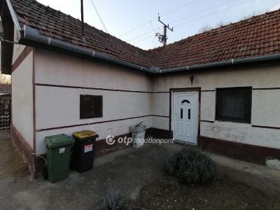 Eladó családi ház Téglás