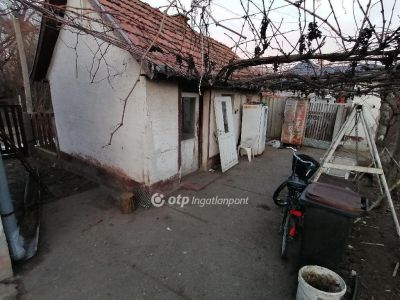 Eladó családi ház Téglás