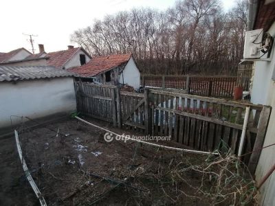 Eladó családi ház Téglás