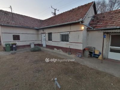 Eladó családi ház Téglás