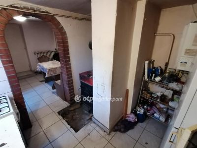 Eladó családi ház Téglás