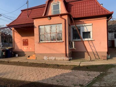 Eladó családi ház Újfehértó