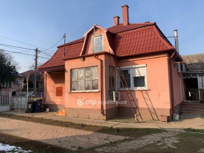 Eladó családi ház Újfehértó