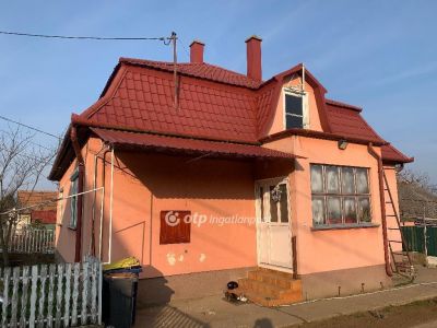 Eladó családi ház Újfehértó