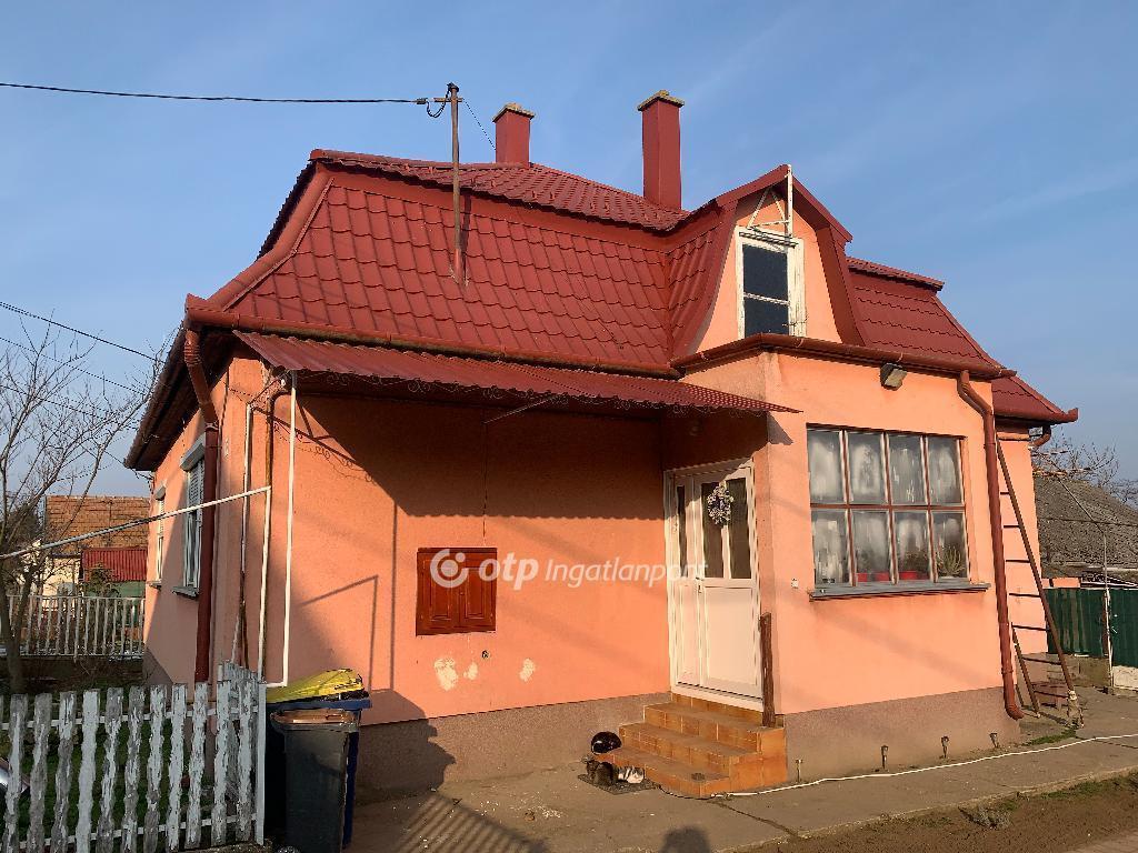Eladó családi ház Újfehértó
