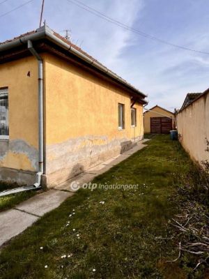 Eladó családi ház Pécs
