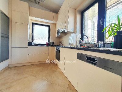 Eladó családi ház Debrecen
