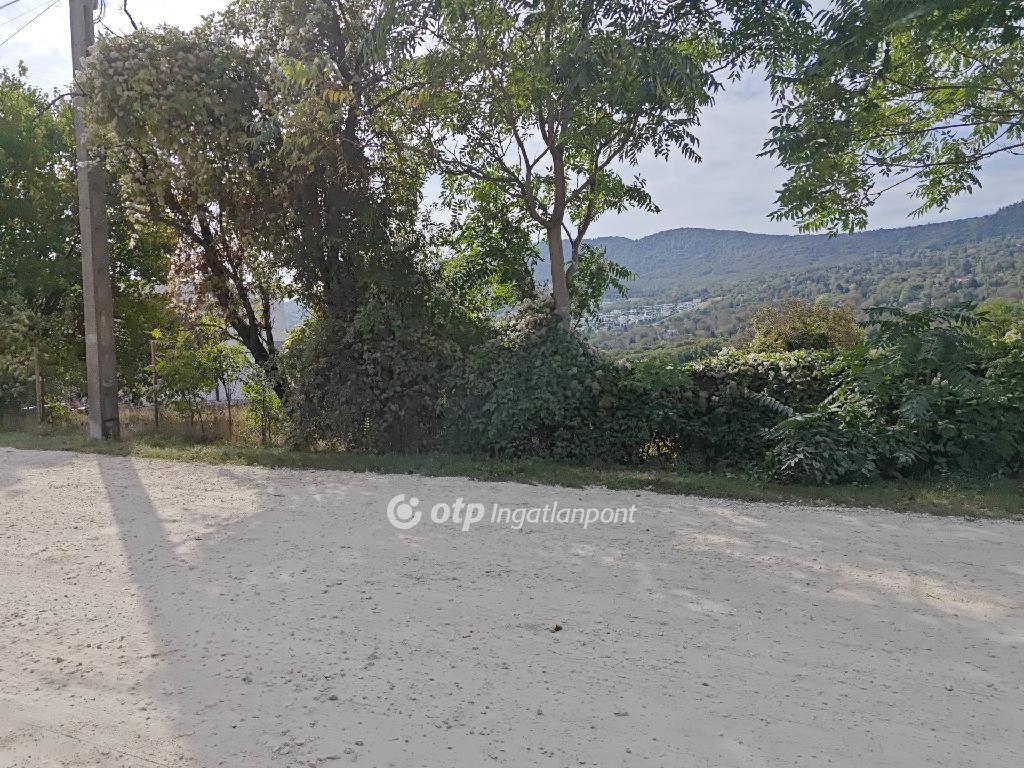 Eladó lakóövezeti telek Budapest