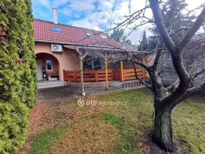 Eladó családi ház Tiszaújváros