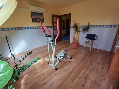 Eladó családi ház Tiszaújváros