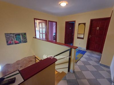 Eladó családi ház Tiszaújváros