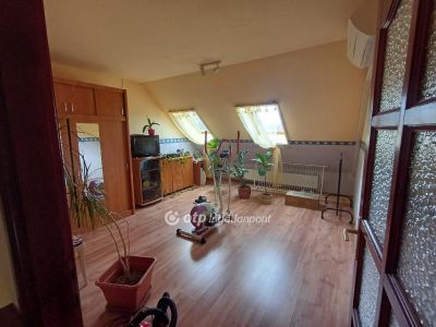Eladó családi ház Tiszaújváros