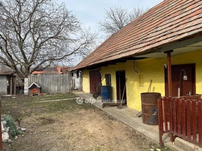 Eladó családi ház Maklár