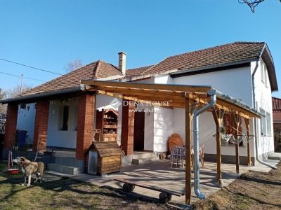 Eladó családi ház Maglód