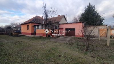 Eladó családi ház Tápiószecső