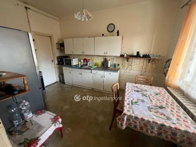 Eladó családi ház Tápiószele