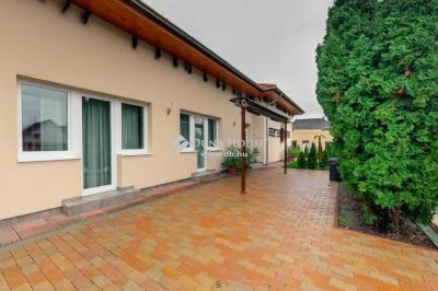 Eladó családi ház Balatonszárszó