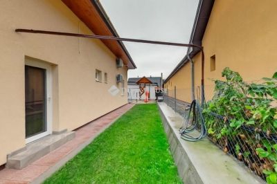 Eladó családi ház Balatonszárszó